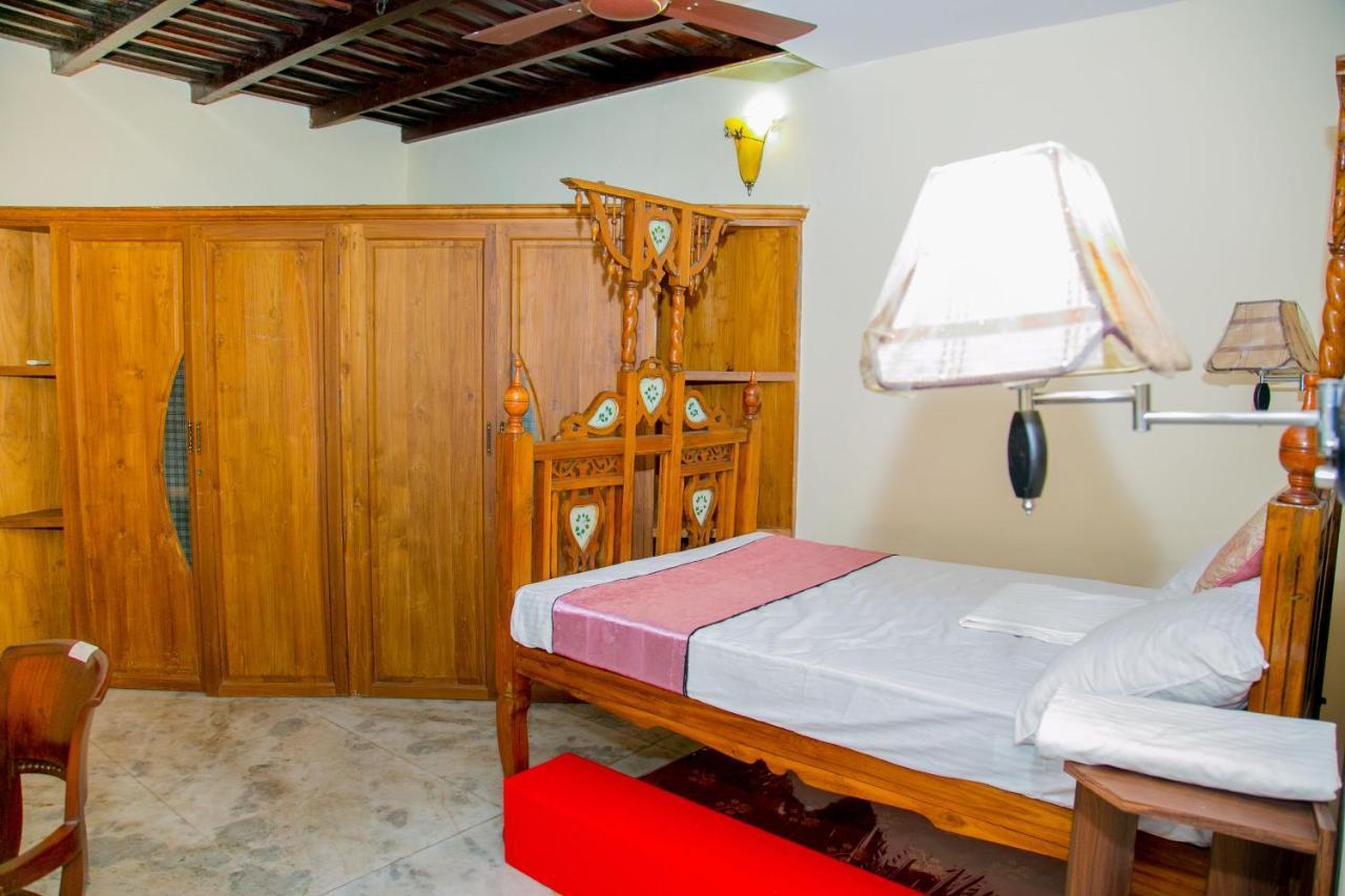 Trium Heritage Villa Chengannur Экстерьер фото
