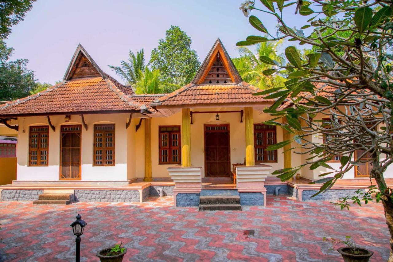Trium Heritage Villa Chengannur Экстерьер фото